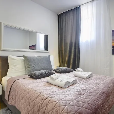 D&a Luxury With Free Parking דירה פולה