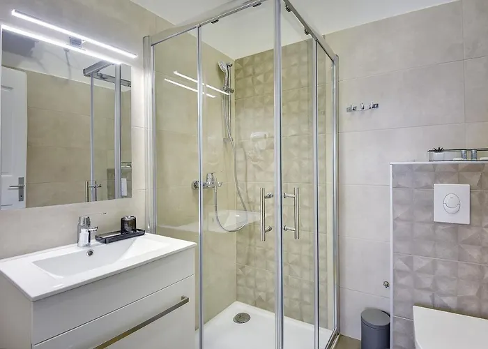Apartment D&a Luxury With Free Parking *