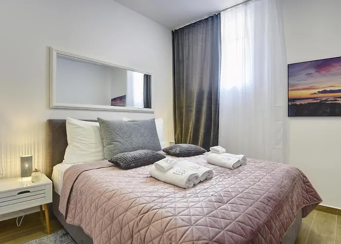 D&a Luxury With Free Parking شقة بولا