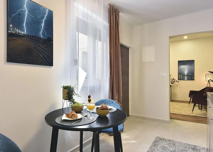 Apartment D&a Luxury With Free Parking *