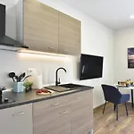 D&a Luxury With Free Parking Apartment