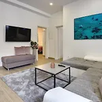 Apartment D&a Luxury With Free Parking *