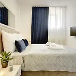 D&a Luxury With Free Parking Apartment