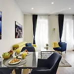 D&a Luxury With Free Parking Apartment