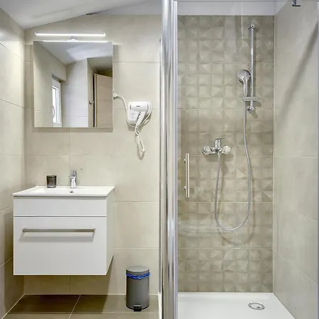 D&a Luxury With Free Parking Apartament