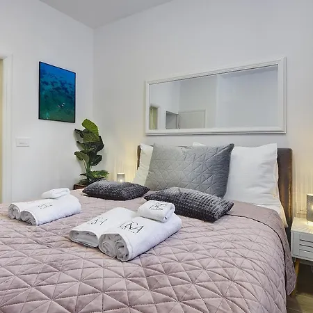 Apartment D&a Luxury With Free Parking *