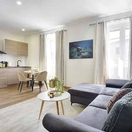 D&a Luxury With Free Parking Apartament